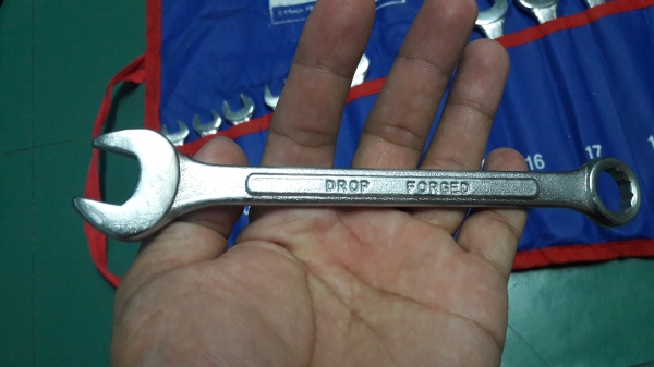 ขายประแจแหวนข้างปากตาย8-24 SUNNY TOOLS. งานเก่าเก็บ