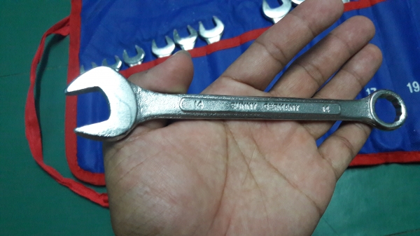 ขายประแจแหวนข้างปากตาย8-24 SUNNY TOOLS. งานเก่าเก็บ