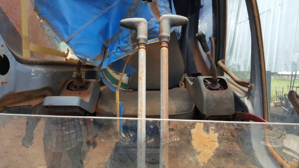 ขาย แบคโฮ KOBELCO SK200-5 เอกสารใบซื้อขาย รถใช้งานได้แต่ต้องเก็บงานหน่อย ราคาจะซื้อค่อยคุยกันครับ