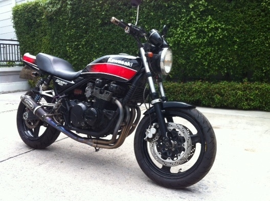 Kawasaki zephyr 400 ทะเบียนแท้พร้อมโอนภาษีไม่ขาด พร้อมที่จัดคารบู Kawasaki zephyr 400 ทะเบียนแท้พร้อมโอนภาษีไม่ขาด พร้อมที่จัดคารบู