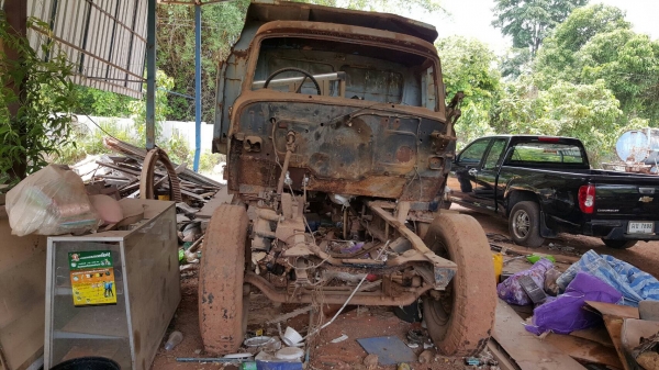 ขาย ตามสภาพ 6 ล้อดั้ม หัวยาว เอกสารเล่มทะเบียนมีครบ เฟืองท้าย FUSO ไม่มีเครื่องเกียร์ คัสซีสวย มีชุดกระบอกดั้ม ราคาคุยได้ครับ