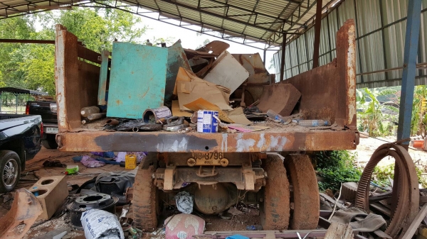 ขาย ตามสภาพ 6 ล้อดั้ม หัวยาว เอกสารเล่มทะเบียนมีครบ เฟืองท้าย FUSO ไม่มีเครื่องเกียร์ คัสซีสวย มีชุดกระบอกดั้ม ราคาคุยได้ครับ