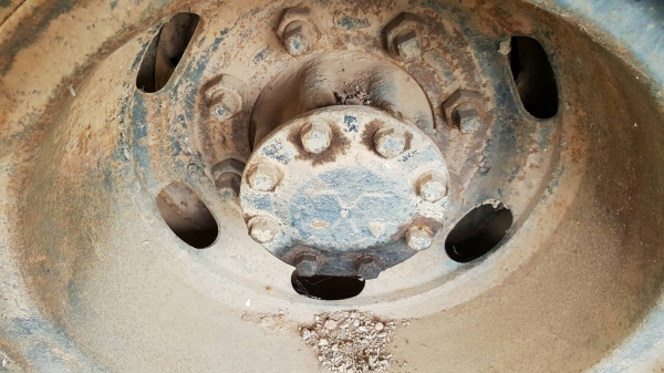 ขาย ตามสภาพ 6 ล้อดั้ม หัวยาว เอกสารเล่มทะเบียนมีครบ เฟืองท้าย FUSO ไม่มีเครื่องเกียร์ คัสซีสวย มีชุดกระบอกดั้ม ราคาคุยได้ครับ