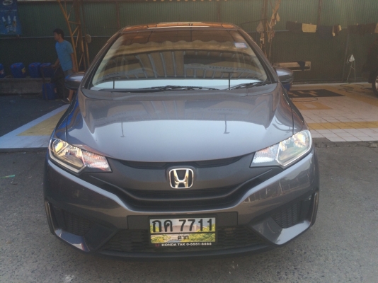 ต้องการขาย HONDFA JAZZ (S) 2015 เกียร์ออร์โต้ สีเทา รถมือเดียวป้ายเเดง ไมค์แท้27XXXกิโล มีบุ๊คเซอร์วิสพร้อมกุญแจสำรอง