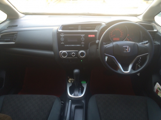 ต้องการขาย HONDFA JAZZ (S) 2015 เกียร์ออร์โต้ สีเทา รถมือเดียวป้ายเเดง ไมค์แท้27XXXกิโล มีบุ๊คเซอร์วิสพร้อมกุญแจสำรอง