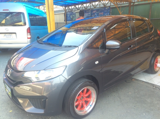 ต้องการขาย HONDFA JAZZ (S) 2015 เกียร์ออร์โต้ สีเทา รถมือเดียวป้ายเเดง ไมค์แท้27XXXกิโล มีบุ๊คเซอร์วิสพร้อมกุญแจสำรอง