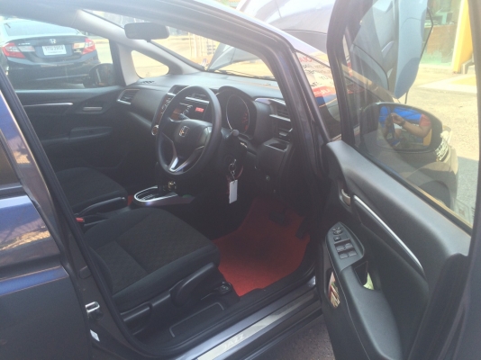 ต้องการขาย HONDFA JAZZ (S) 2015 เกียร์ออร์โต้ สีเทา รถมือเดียวป้ายเเดง ไมค์แท้27XXXกิโล มีบุ๊คเซอร์วิสพร้อมกุญแจสำรอง