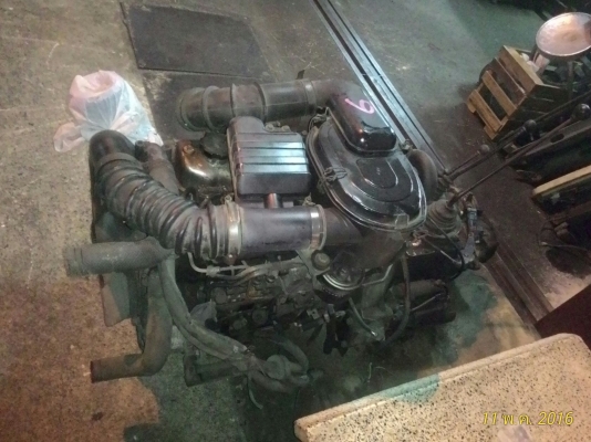 อหลั่ยจิ๊ป ไฟท้าย ทับทิม พวงมาลัย  ไฟท้ายj25 กันน้ำ ถังน้ำมัน  ไฟแก๊ป เบาะ ทหาร