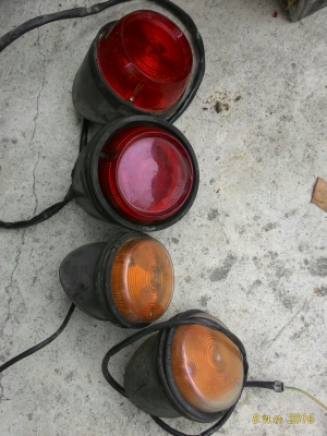 อหลั่ยจิ๊ป ไฟท้าย ทับทิม พวงมาลัย  ไฟท้ายj25 กันน้ำ ถังน้ำมัน  ไฟแก๊ป เบาะ ทหาร