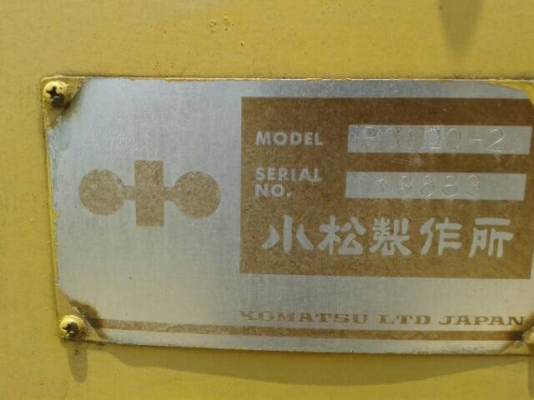 KOMATSU PC 100-2 รถบอดี้สวยเดิมๆพร้อมใช้งานได้เลยครับ เครื่องยนต์เดิมปั๊มเดิม ทำงานไม่โหลดครับ ภายในเก๋งสะอาดสวยคอนโทรลยาว ภายนอกบูมอาร์มสวยเดิมไม่ปะไม่ดาม ช่วงล่างเอวแน่น โรลเลอร์ใบแทรกสภาพดีประมาณ 60\% พร้อมใช้งาน เอกสารสัญญาซื้อขาย ราคาต่อรองได้ครับ