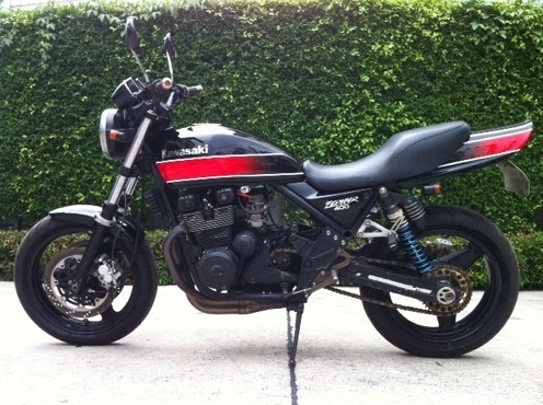 Kawasaki zephyr 400 ทะเบียนพร้อมโอนภาษีไม่ขาด พร้อมที่จัดคารบูใหม่ Kawasaki zephyr 400 ทะเบียนพร้อมโอนภาษีไม่ขาด พร้อมที่จัดคารบูใหม่