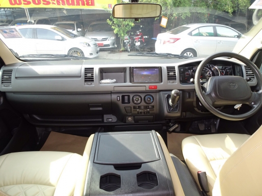 ขายรถตู้ดีเซล2.5 เกียMT สีเทา แต่งวีไอพีเบาะสามแถว แอร์บัสท์