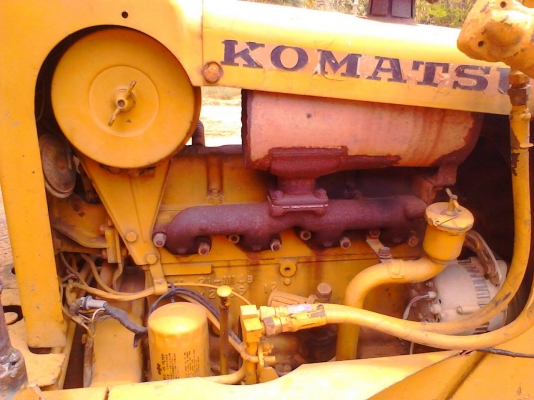 ขายด่วน แทร็กเตอร์ KOMATSU D20P-3สภาพพร้อมใช้งาน ตีนเป็ด เครื่องปั้มดีเยี่ยม รถทำงานทุกวัน เอกสารสัญาซื้อขาย