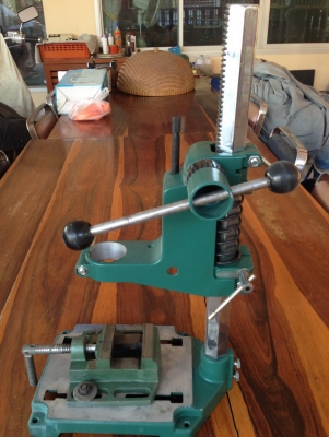 แท่นจับสว่านมือ รุ่น DS 83