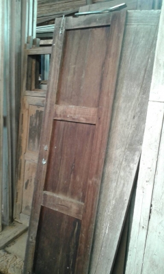 บานประตูไม้สักเก่าไม้แผ่นเดียว