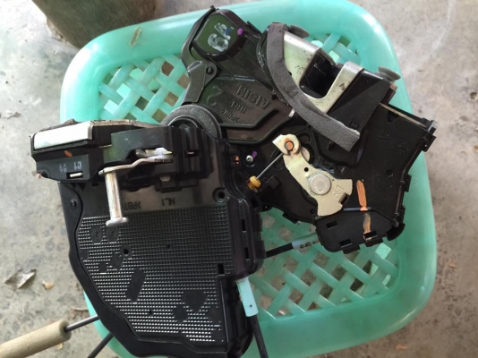 กลอนประตู เซ็นทรัลล๊อควีออส 07-12