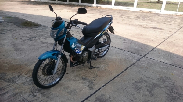 sonic รถบ้านเดิมๆ พร้อมใช้งาน sonic รถบ้านเดิมๆ พร้อมใช้งาน