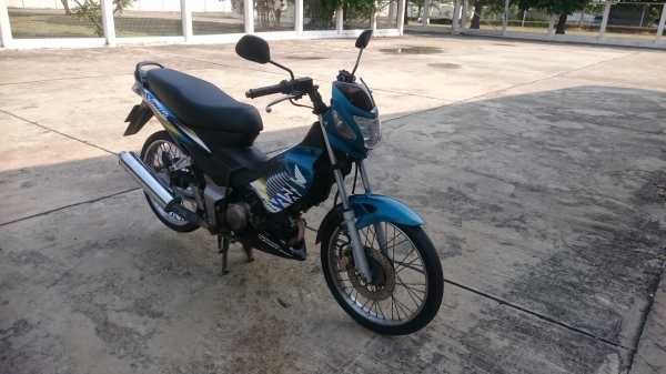 sonic รถบ้านเดิมๆ พร้อมใช้งาน sonic รถบ้านเดิมๆ พร้อมใช้งาน