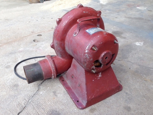 ขายโบวเวอร์เป่าลม Venz 1/5HP. 220V ไฟบ้าน ขนาด 3นิ้ว สภาพดี วิ่งนิ่ม พร้อมใช้งาน ขายโบวเวอร์เป่าลม Venz 1/5HP. 220V ไฟบ้าน ขนาด 3นิ้ว สภาพดี วิ่งนิ่ม พร้อมใช้งาน