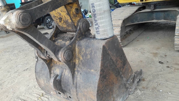 รถแบคโฮ  KOMSTSU  PC 160 LC - 8 , ( รถทำงาน 8,6xx ชม. )     สนใจติดต่อ  081 - 6079515