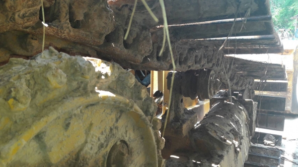 ขายรถแท็คเตอร์ D4H  สภาพพร้อมใช้งาน โซหนา ช่วงล่างเหมือนรถใหม่ ไม่มีเอกสาร 0811838154