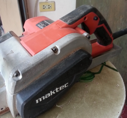 กบไฟฟ้า MAKTEC MT-111 กบไฟฟ้า MAKTEC MT-111