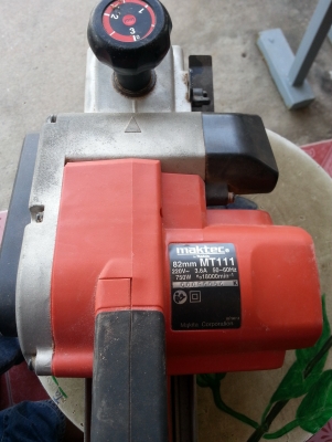 กบไฟฟ้า MAKTEC MT-111