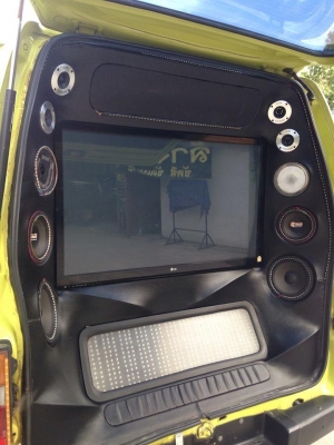 ขาย รถตู้ Nissan URVAN แสง สี เสียง  เครื่องเบนซิน ไม่ติดแก๊ซ ทะเบียนกรุงเทพ พร้อมโอน