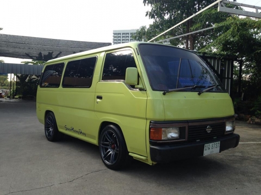 ขาย รถตู้ Nissan URVAN แสง สี เสียง  เครื่องเบนซิน ไม่ติดแก๊ซ ทะเบียนกรุงเทพ พร้อมโอน