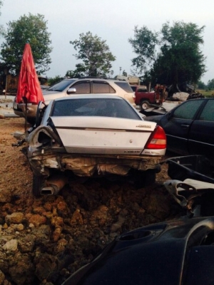 ซากมิตซูถอดเเยกขายเป็นอะไหลทุกอย่างทั้งคันมีหลายรุ่นเก๋งเเละกระบะแยกขายทุกคัน