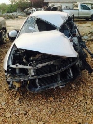 ซากมิตซูถอดเเยกขายเป็นอะไหลทุกอย่างทั้งคันมีหลายรุ่นเก๋งเเละกระบะแยกขายทุกคัน