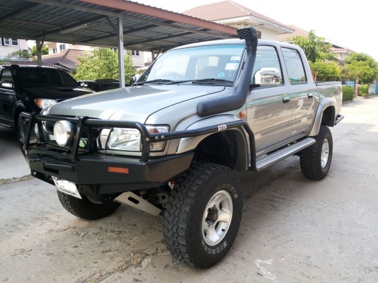 toyota hilux sport cruiser d4d2.5 S 4wd ปี 2003 พร้อมชุดแต่ง toyota hilux sport cruiser d4d2.5 S 4wd ปี 2003 พร้อมชุดแต่ง