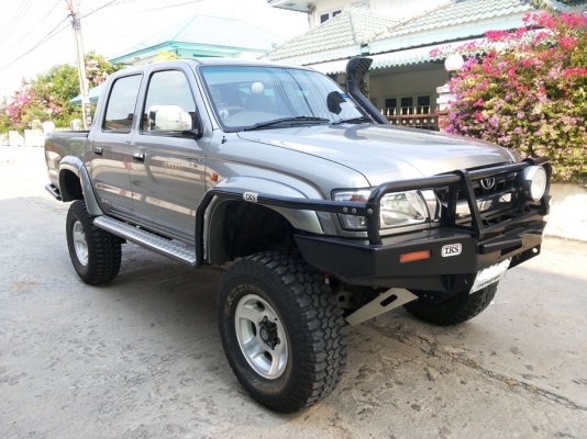 toyota hilux sport cruiser d4d2.5 S 4wd ปี 2003 พร้อมชุดแต่ง