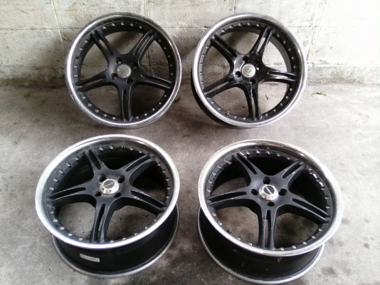 ขอบ18นิ้ว4รู100 สวยๆ 4 ล้อ ราคา 7500 บาท