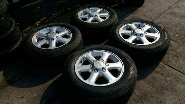 ล้อ Isuzu ขอบ 16 พร้อมยางปี 11 ชุดล่ะ 4000