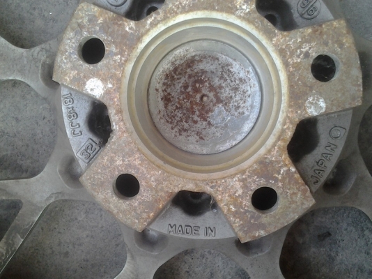 Crimson linea sport ขอบ 18 หน้า 8 หลัง 9 รู 5x114.3