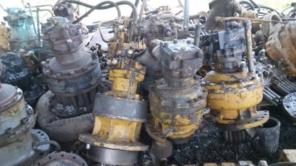 ขายมอเตอร์สวิงรถแมคโครุ่น 200. ทั้งโคมัสสุ โกเบ ฮิตาชิ แคท ขายทั้งลูกหรือแยกท่อนบนท่อนล่าง