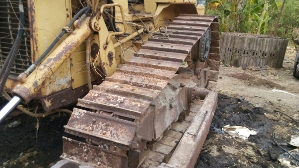 ขายโช่พร้อมแผ่น รถแทรกเตอร์ D-4-H.แผ่นยาว 50 ซม. และอะไหล่ตัวอื่นด้วย