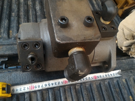 แม่ปั้มไฮดรอลิค ยี่ห้อ TOKIMRC ตัวใหญ่หนัก70 กก. จากญี่ปุ่น  ทำแรงดันได้สูง ใช้เครื่องยนต์หรือมอเตอร์ขับได้เลย