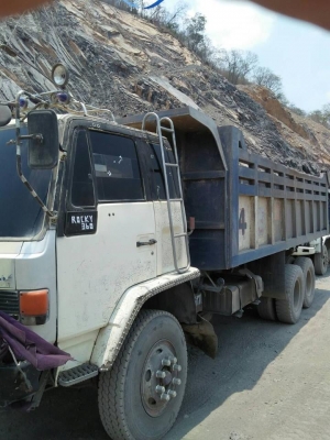 ขายรถดั้ม2เพลา FXZ23NFY K เครื่อง240แรง พาวเวอร์ เบรกจิ๊ฟฟี่ เอกสารพร้อมโอน สนใจโทร 090-8588220คุณนะ 093-3258446คุณบิว หรือเข้าดูสินค้าอื่นๆได้ที่ www.truck.in.th/498 หรือเพจFacebook ณรงค์ ซื้อขายรถมือสอง (เว็บไซต์ส่วนตัว) หรือFacebook คุณนะ รถบรรทุก