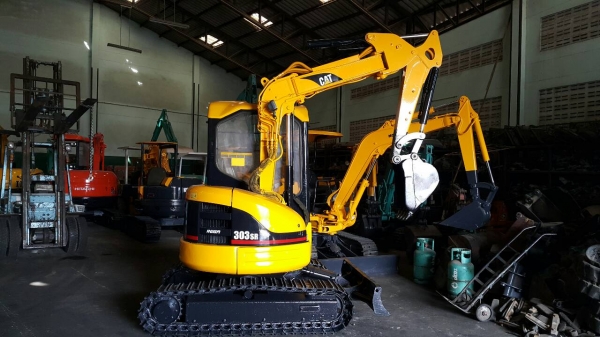 ขาย รถขุด CATERPILLAR รุ่น 303SR แทรกเหล็ก บูมสไลด์ ทำงานคล่องตัว ขนาดเทียบเท่า PC30 คอนโทรลสั้น สลักแน่น ทุกส่วน ทำงานไว  มือถือ/LINE ID : 0818753444