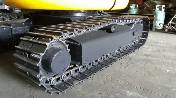 ขาย รถขุด CATERPILLAR รุ่น 303SR แทรกเหล็ก บูมสไลด์ ทำงานคล่องตัว ขนาดเทียบเท่า PC30 คอนโทรลสั้น สลักแน่น ทุกส่วน ทำงานไว  มือถือ/LINE ID : 0818753444