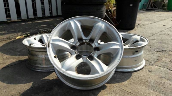 ล้อเล็บเหยี่ยวขอบ 16 ชุดล่ะ 9800