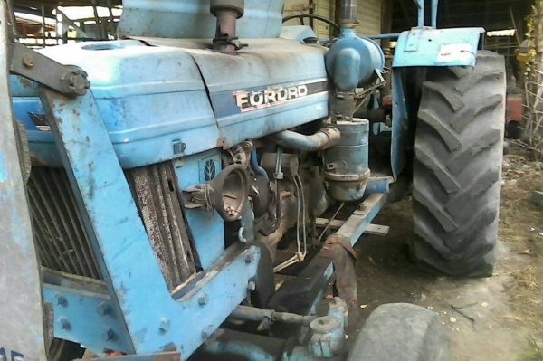 ขายรถไถ FORD 6610 เสื้อลาย เพลาเดียว ผาน 7+ ใบดันหน้า เอกสารเล่มทะเบียน