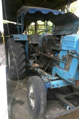 ขายรถไถ FORD 6610 เสื้อลาย เพลาเดียว ผาน 7+ ใบดันหน้า เอกสารเล่มทะเบียน