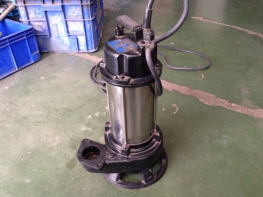 ขายไดโว่ Showfou 1HP. 380V ขนาด 2นิ้ว สภาพสวย วิ่งนิ่ม พร้อมใช้งาน