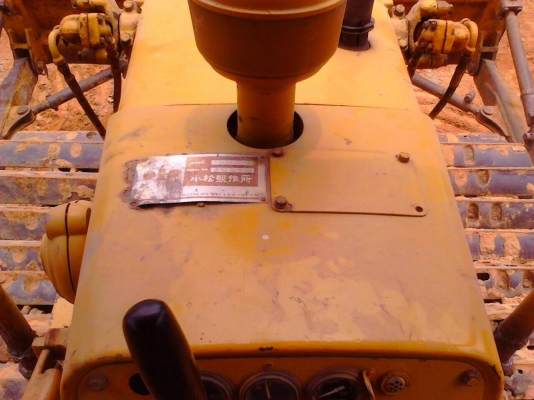 ขายรถแทรคเตอร์ตีนเป็ด Komatsu D20P-3 เครื่องปั๊มดี ช่วงล่างดี รถทำงานทุกวัน เอกสารซื้อขาย