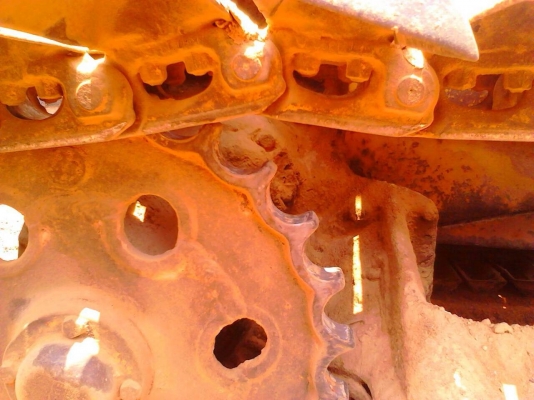 ขายรถแทรคเตอร์ตีนเป็ด Komatsu D20P-3 เครื่องปั๊มดี ช่วงล่างดี รถทำงานทุกวัน เอกสารซื้อขาย