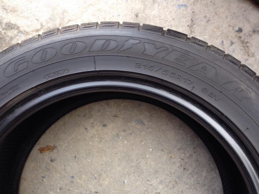 ยาง GOOD YEAR 215-55-17 ปี 14 ครบชุด 4 เส้น 3500 สภาพสวยๆดอกยางนิ่มๆไม่บวมเอาไปวิ่งกันยาวๆราคาเบาๆค่ะ
