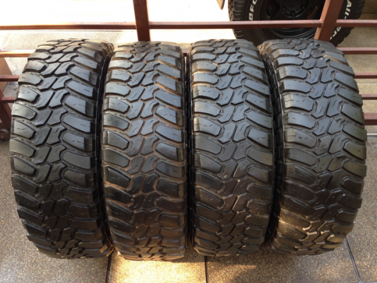 ยาง Mud Deestone 265 70 17 กลางปี11 ดอกเต็ม ไม่มีปะ ใช้กันยาว ราคาไม่แพง